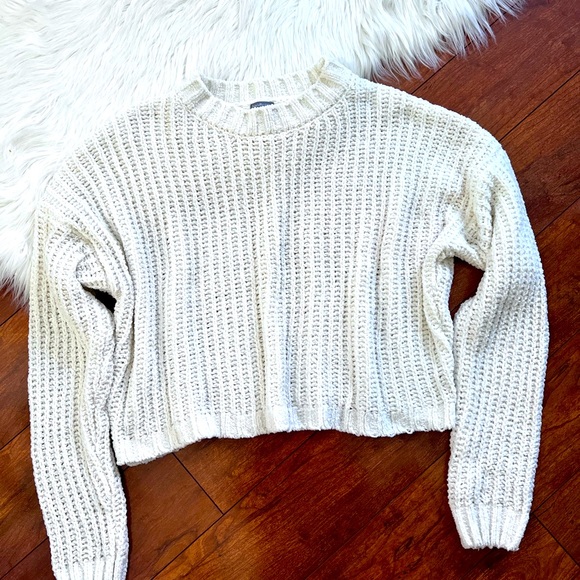 Charlotte Russe Long Sleeve Cropped Chenille Sweater in Cream - Picture 3 of 8